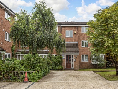 2 Bed Flat/Apartment To Rent in Silver Birch Close, Friern Barnet, N11 - 691