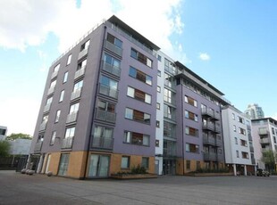 2 Bedroom Apartment For Rent In Deals Gateway, Lewisham