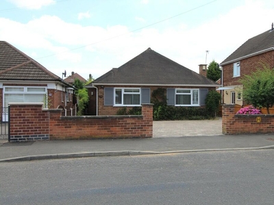 2 bedroom detached bungalow for rent in Briar Gate, Long Eaton, Nottingham, NG10