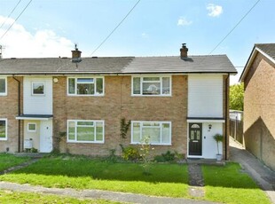 2 Bedroom End Of Terrace House For Sale In Redhill
