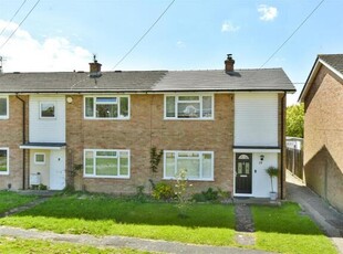 2 Bedroom End Of Terrace House For Sale In Redhill