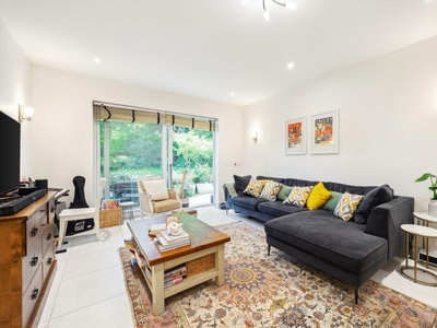 2 bedroom flat for rent in Acqua House, 41 Melliss Avenue, Richmond, Surrey, TW9
