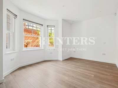 2 bedroom flat for rent in Archway Road, London, N6