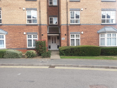 2 bedroom flat for rent in Beckets View, Northampton, NN1
