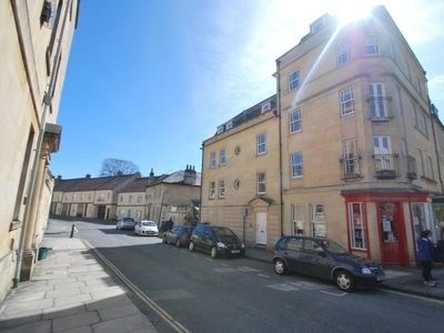 2 bedroom flat for rent in Catharine Place, BATH, BA1