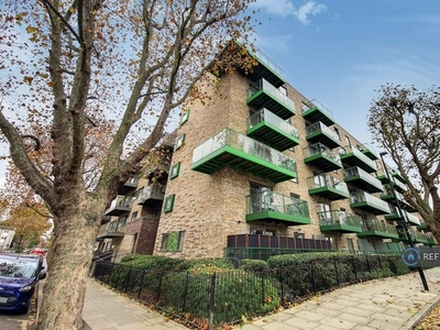 2 bedroom flat for rent in Eden Apartments, London, E14
