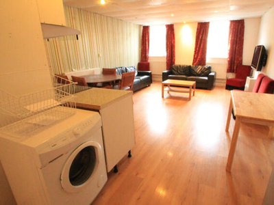 2 Bedroom Flat For Rent In Islington, London