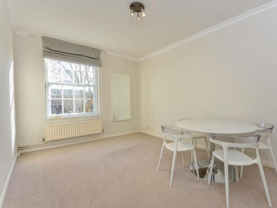 2 bedroom flat for rent in Nevern Square, Earls Court, London, SW5