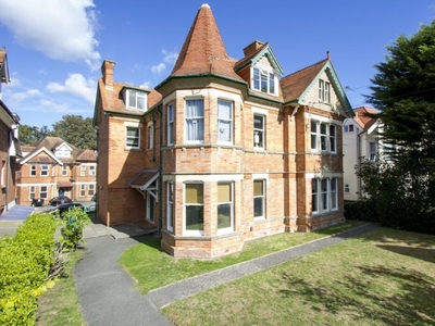 2 bedroom flat for rent in Percy Road, Boscombe Spa, BH5