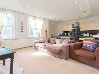 2 bedroom flat for rent in Portnall Road, Maida Vale W9
