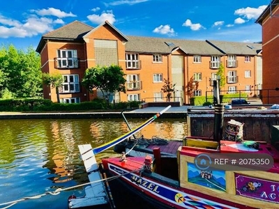 2 bedroom flat for rent in Wharf Close, Manchester, M1