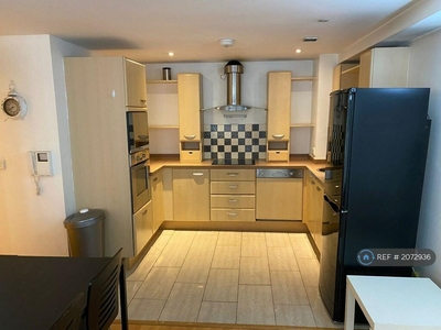 2 bedroom flat for rent in Whitworth Street West, Manchester, M1