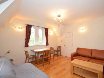 2 bedroom flat to rent London, W5 4RH