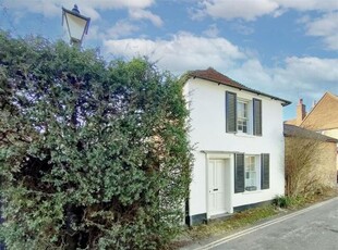 2 Bedroom Link Detached House For Sale In Midhurst, West Sussex