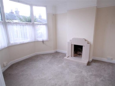 2 bedroom terraced house to rent Coulsdon, CR5 3BA