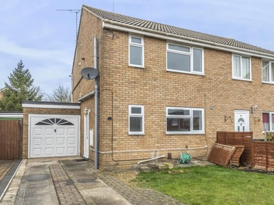 3 Bed House To Rent in Swinburne Place, Royal Wootton Basset, SN4 - 654