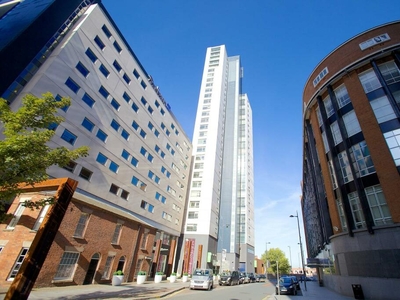 3 bedroom apartment for rent in Old Hall Street, Liverpool, Merseyside, L3