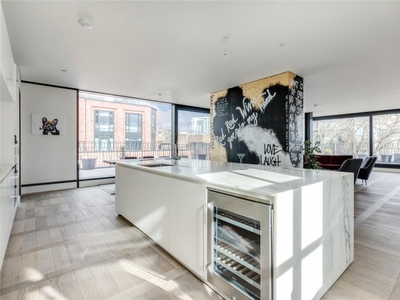 3 bedroom apartment for rent in Whitfield Street, Fitzrovia, London, W1T