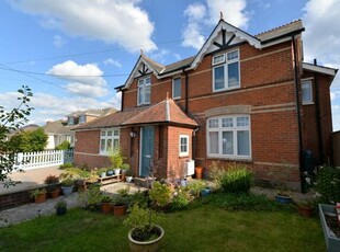 3 Bedroom Apartment For Sale In New Milton, Hampshire