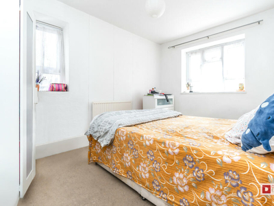 3 bedroom flat for rent in Bruce Road, Bow, London, E3