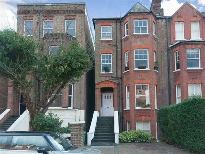 3 bedroom flat for rent in Goldhurst Terrace, Hampstead, NW6