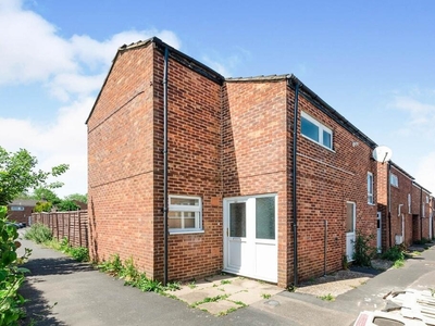 3 bedroom house for rent in Brewer Close, Basingstoke, Hampshire, RG22