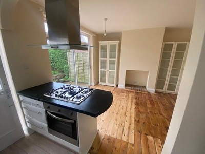 3 bedroom semi-detached house for rent in Bennett Road, Mapperley, Nottingham, NG3