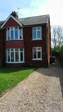 3 Bedroom Semi-detached House For Rent In Scunthorpe
