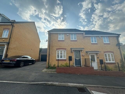 3 bedroom semi-detached house for rent in Sharow Road, Hamilton, LEICESTER, LE5