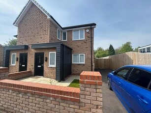3 Bedroom Semi-detached House For Rent In St Helens