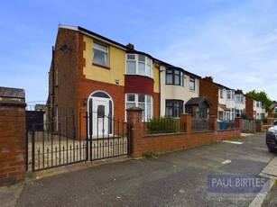 3 Bedroom Semi-detached House For Sale In Stretford, Manchester