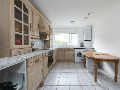 3 bedroom terraced house to rent London, SW18 5AU