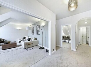 4 Bedroom Apartment For Rent In Knightsbridge, London