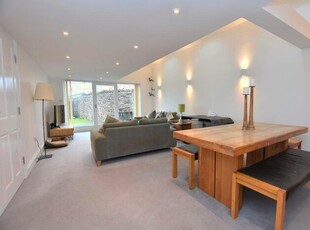 4 Bedroom Barn Conversion To Rent