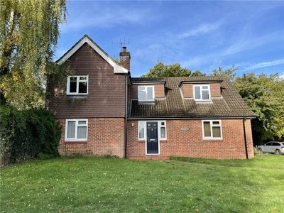 4 bedroom detached house for rent in Tewkesbury Close, Basingstoke, Hampshire, RG24