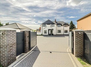 4 Bedroom Detached House For Sale In Bulkington