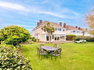 4 Bedroom Detached House For Sale In Goring By Sea, West Sussex