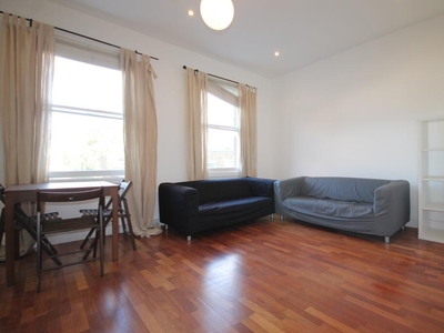 4 bedroom flat for rent in Williamson Street, Islington, N7