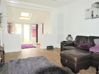 4 bedroom house for rent in Malvern Road, Charminster, Bournemouth, BH9