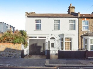 4 Bedroom Semi-detached House For Sale In Leytonstone, London