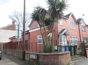 4 Bedroom Semi-detached House For Sale In Old Trafford, Manchester