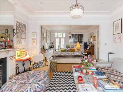 4 Bedroom Semi-detached House For Sale In Queen's Park, London