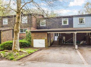 4 Bedroom Semi-detached House For Sale In Thatcham