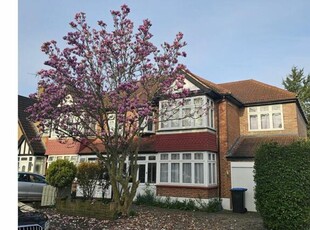 5 Bedroom Semi-detached House For Sale In Wembley