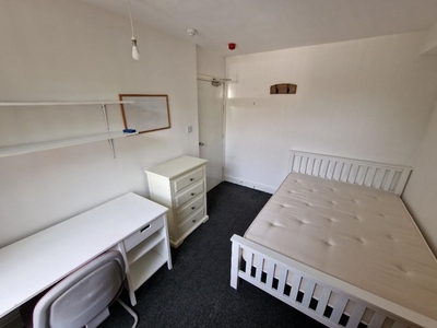7 bedroom terraced house for rent in Harrington Drive, Nottingham, Nottinghamshire, NG7