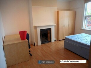 7 Bedroom Terraced House To Rent
