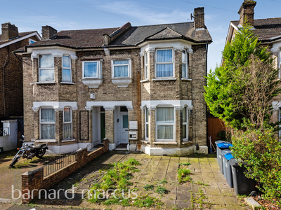 Carew Road, Thornton Heath - 2 bedroom flat