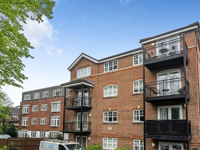 Flat to rent - Westmoreland Road, Bromley, BR2