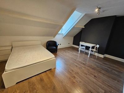 Studio flat for rent in Brentwood, Manchester, Greater Manchester, M6