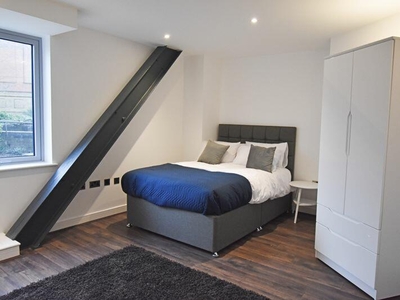 Studio flat for rent in Churchill Place, Basingstoke, RG21